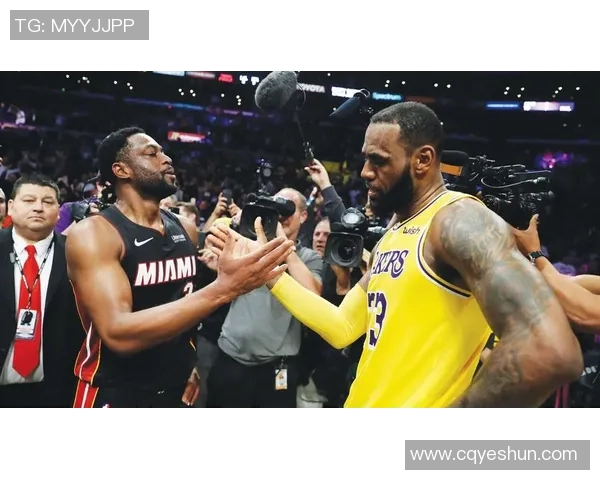 世界足球史上百位传奇球星风云人物全景盘点与荣耀回顾