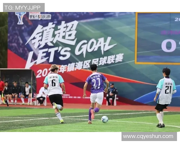 足球巨星走进街头与球迷零距离互动共掀激情时刻